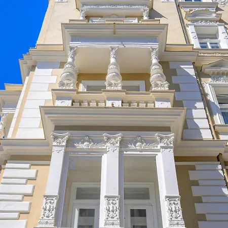 Hotel apartamentowy Royal