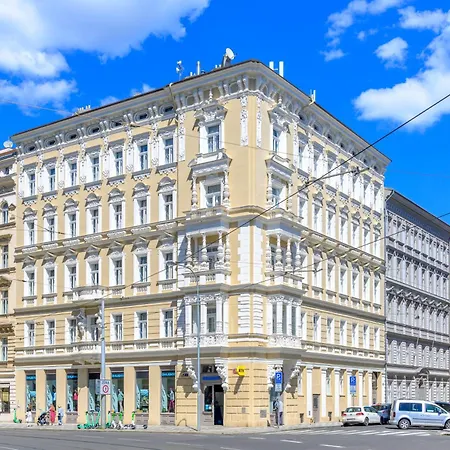 Royal 4* Praga