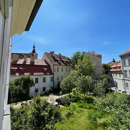 Agnes - * Prague
