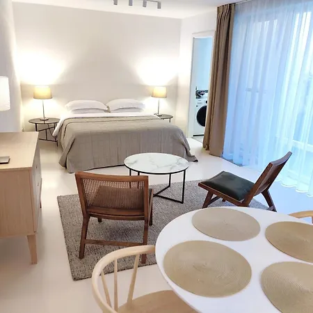 Apartment With Private Courtyard *