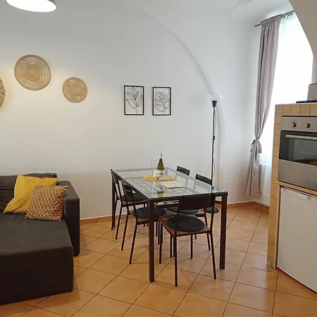 Betlem Apartment *