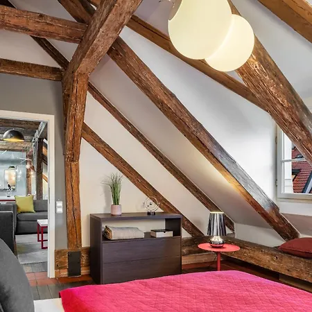 4 Arts By Adrez Apartment