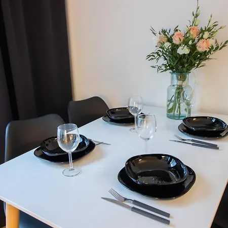 Krakovska Cr Apartment