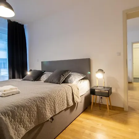Apartment Krakovska Cr