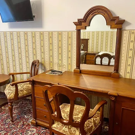Hotel Liliova Old Town 4*