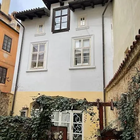 Apartment Cozygem Apt 2 Mins Walk Charles Bridge *