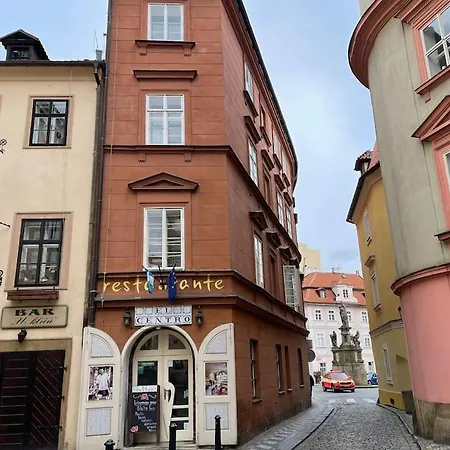 Cozygem Apt 2 Mins Walk Charles Bridge Apartment Prague