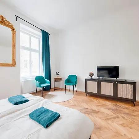 Center Premium * Prague