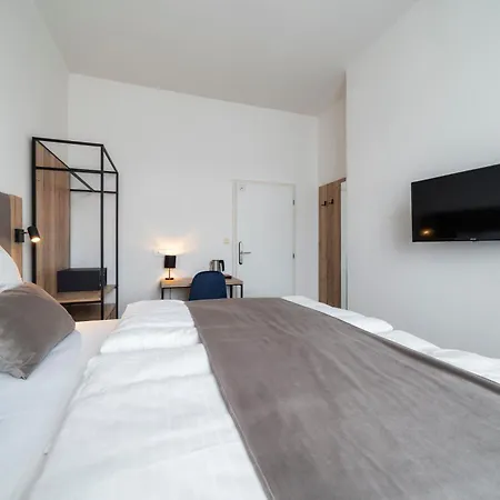 Leon Hotel 3*