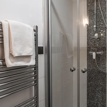 Julian Hotel 4*