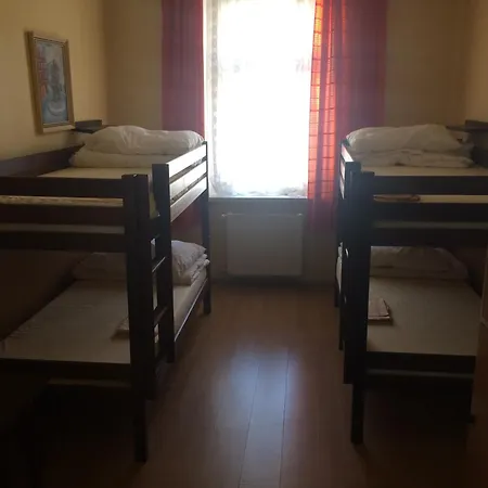 Dakura Hostel *