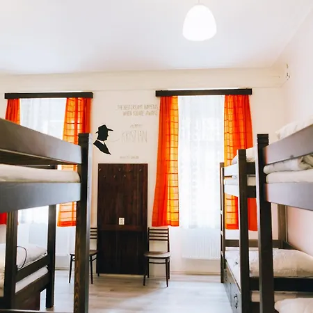 Hostel Dakura *