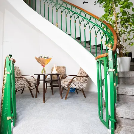 Hostel White Wolf House &
