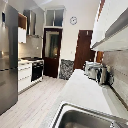 Апартаменты Modern Spacious In Center *