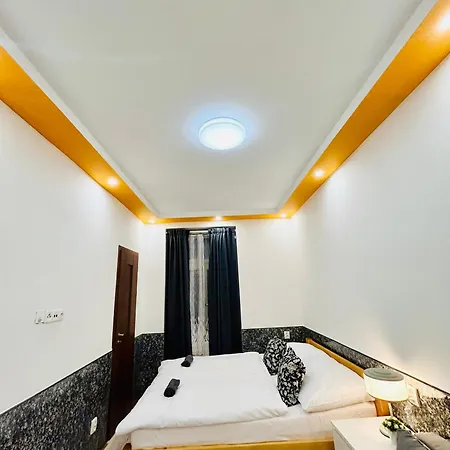 Modern Spacious In Center Прага