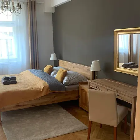 Anenska By Charles Bridge 3 * Prague