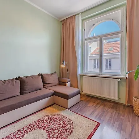 1bdr - 3 Apartment *