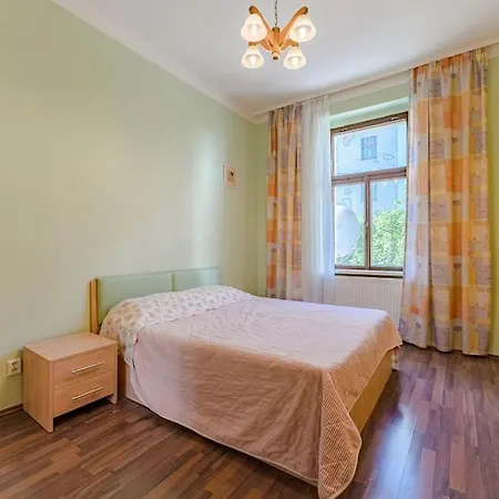 1bdr - 3 Apartment