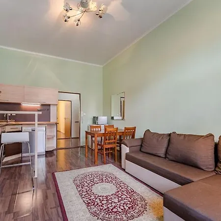 Apartment 1bdr - 3 *