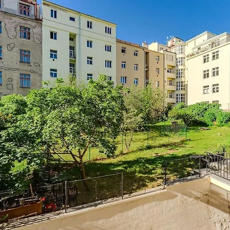 Apartment 1bdr - 3 *