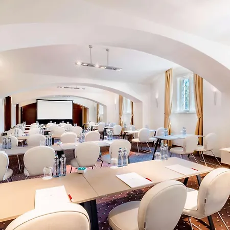 Nh Collection Carlo Iv Hotel 5*