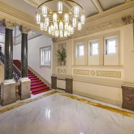 Hotel Nh Collection Carlo Iv 5*