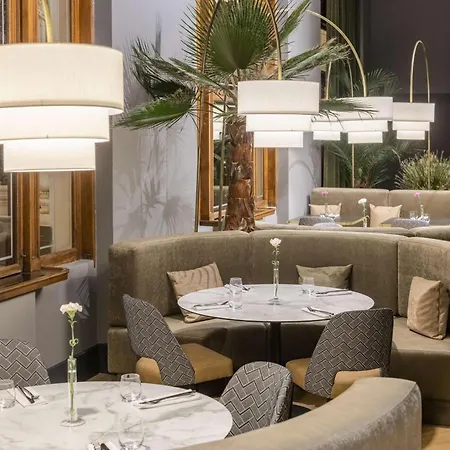 Hotel Nh Collection Carlo Iv 5*