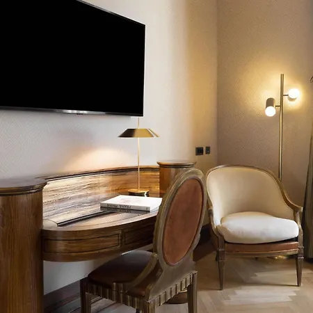 Nh Collection Carlo Iv Hotel