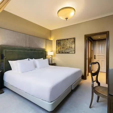 Nh Collection Carlo Iv Hotel 5*