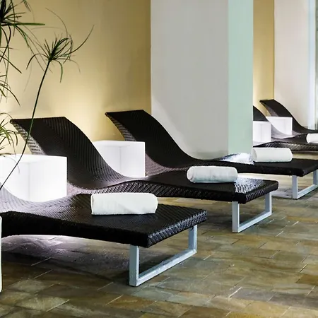 Hotel Nh Collection Carlo Iv 5*