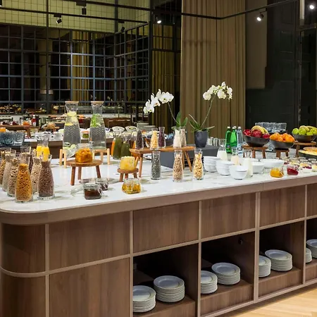 Hotel Nh Collection Carlo Iv