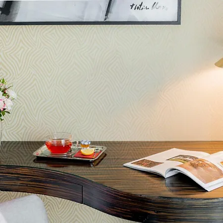 Nh Collection Carlo Iv Hotel 5*