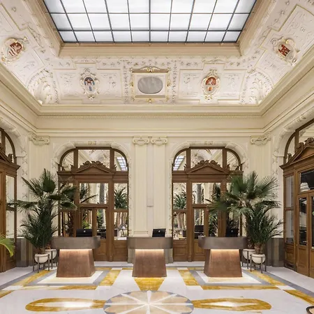 Nh Collection Carlo Iv Hotel 5*