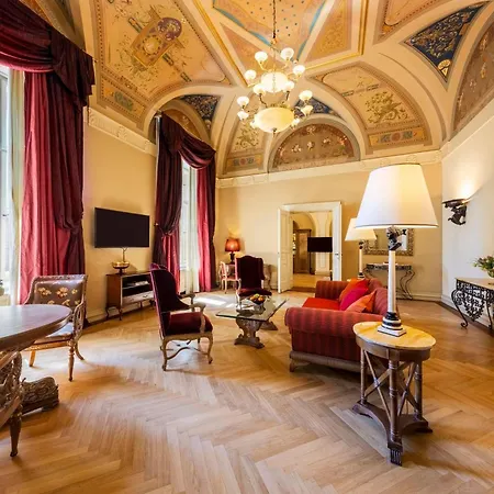 Nh Collection Carlo Iv Szálloda 5*