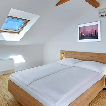Downtown Kodanska 4* Prague