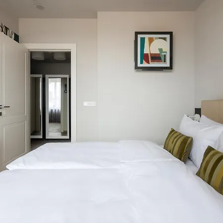 Numa Poise Aparthotel 4*