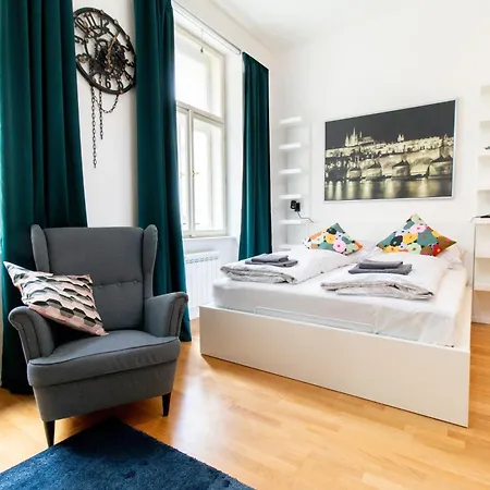 Stepanska Cr Apartment