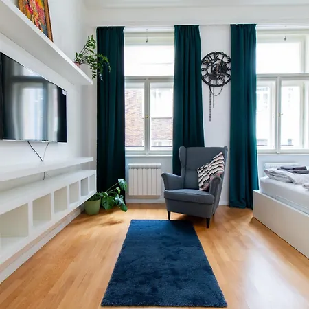 Apartment Stepanska Cr