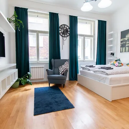 Stepanska Cr Apartment *
