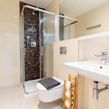 Apartment Stepanska Cr *