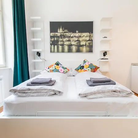 Stepanska Cr Apartment