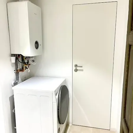 Fantastic Location! Superhost 5 Star *