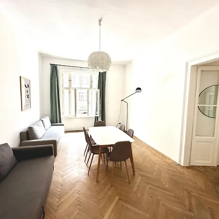 Apartment Location In Prague! 4 Bedrooms And Super Host! Prague