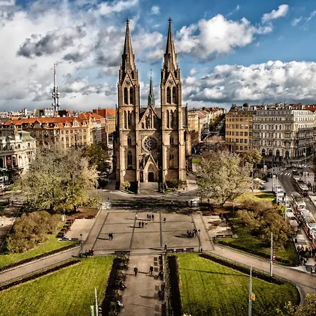Location In Prague! 4 Bedrooms And Super Host! *