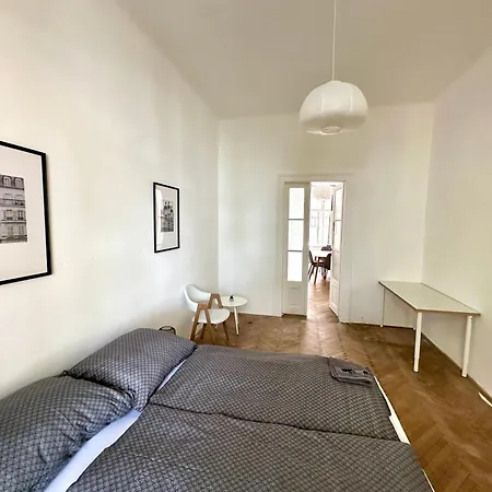 Apartment Location In Prague! 4 Bedrooms And Super Host!