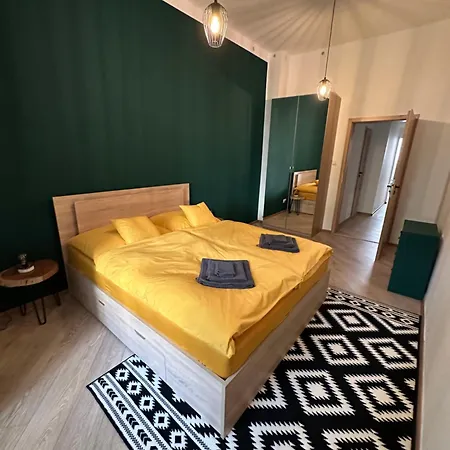 Apartment Modern In The Heart Of Vrsovice *
