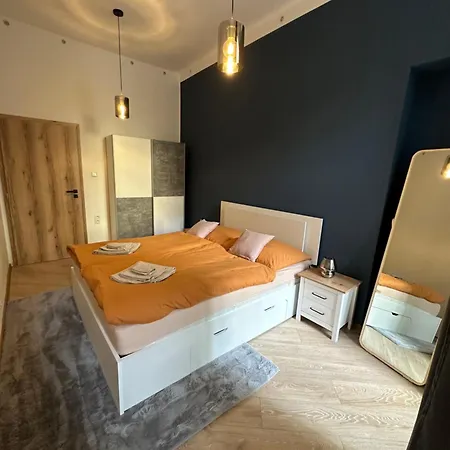 Modern In The Heart Of Vrsovice *