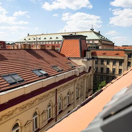Bohemia 95m Apartment *