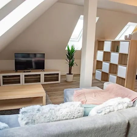 Bohemia 95m Apartment *