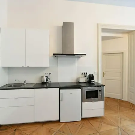 4 Sigle Beds Or 2 Double Beds Luxury * Prague